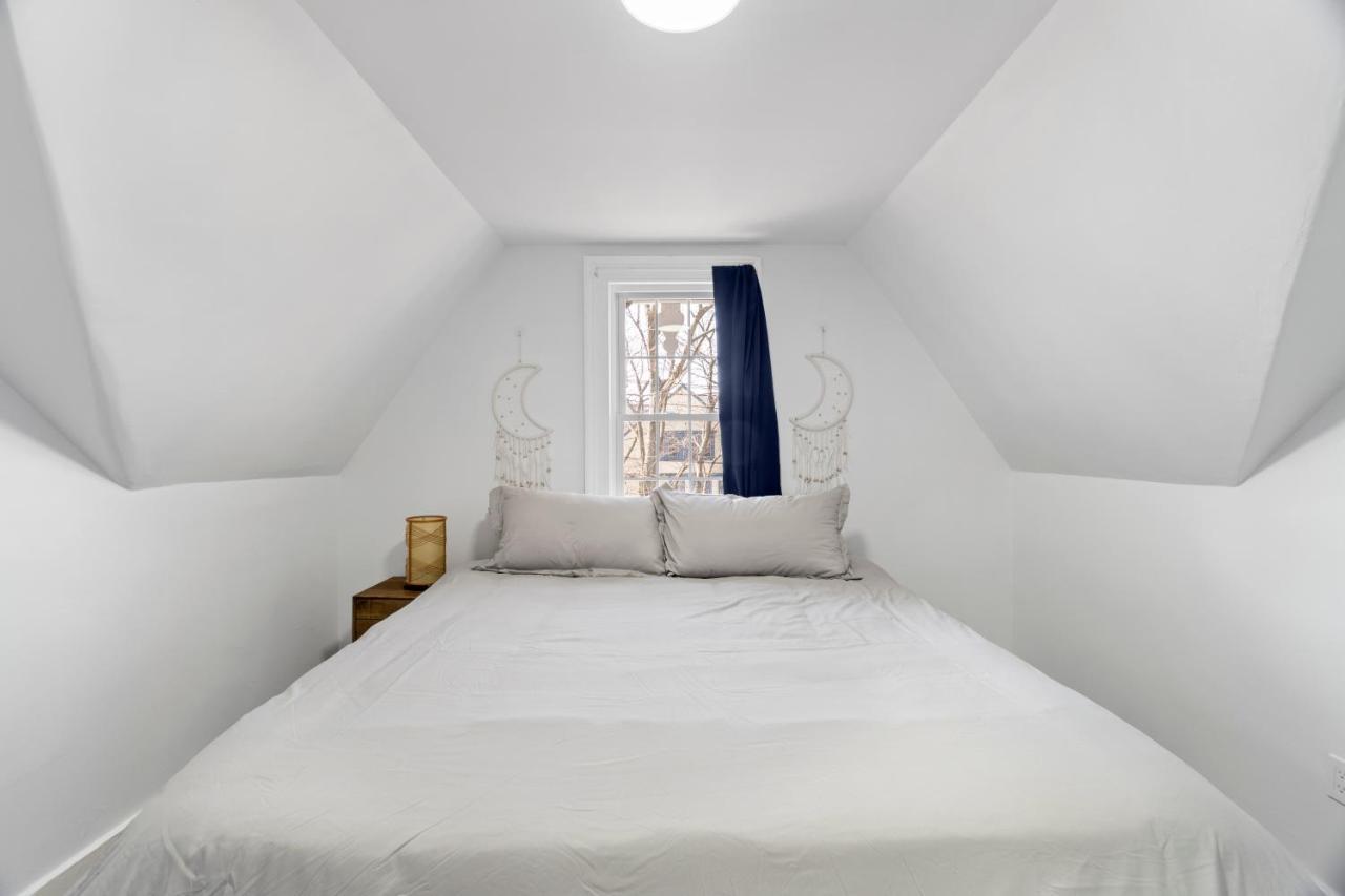 Апартаменты Cozy Gem In The Heart Of East Rock With Free Parking Near Yale And Dt Нью-Хейвен Экстерьер фото