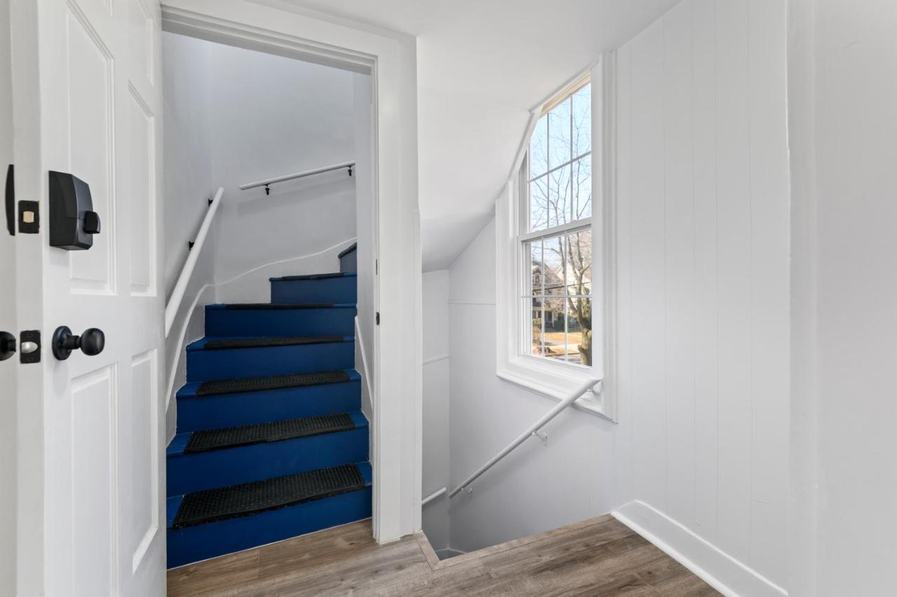 Апартаменты Cozy Gem In The Heart Of East Rock With Free Parking Near Yale And Dt Нью-Хейвен Экстерьер фото