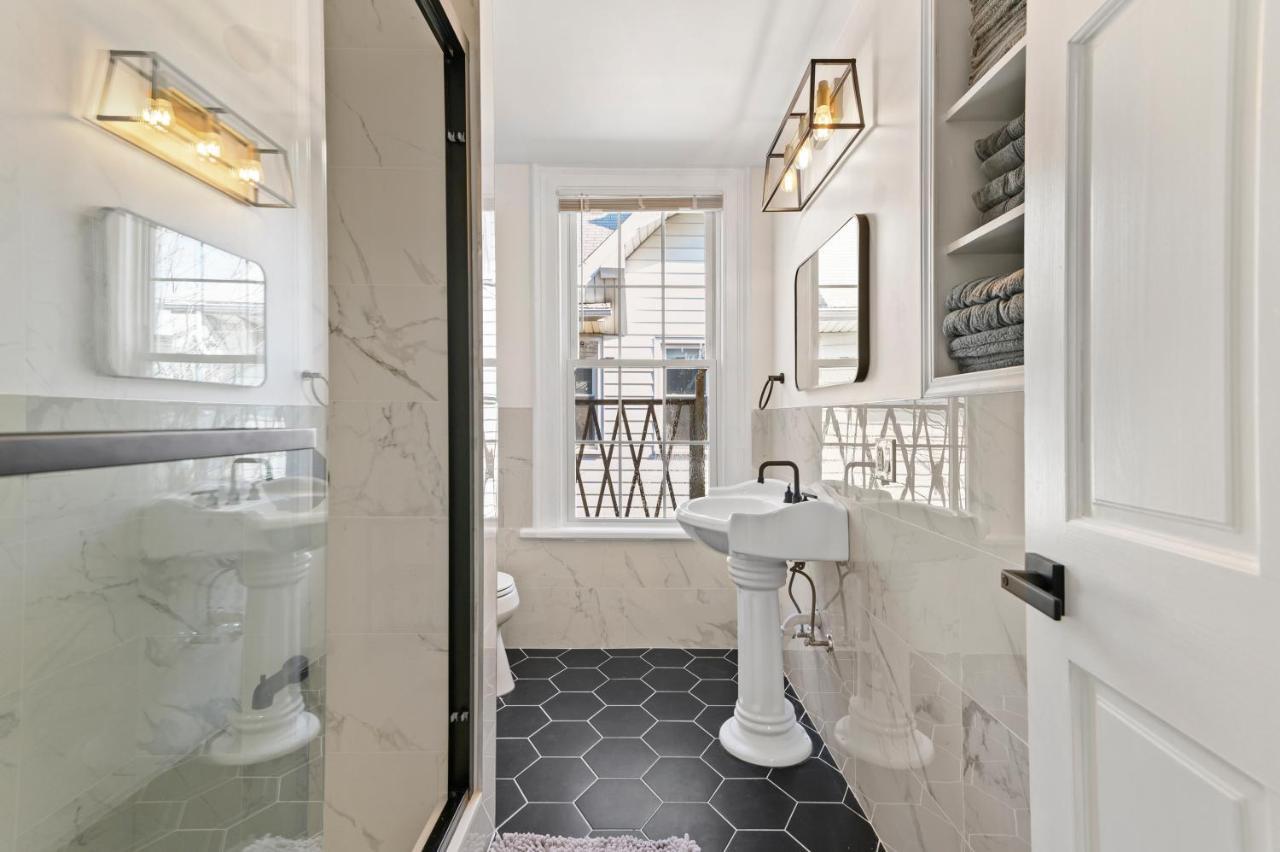Апартаменты Cozy Gem In The Heart Of East Rock With Free Parking Near Yale And Dt Нью-Хейвен Экстерьер фото